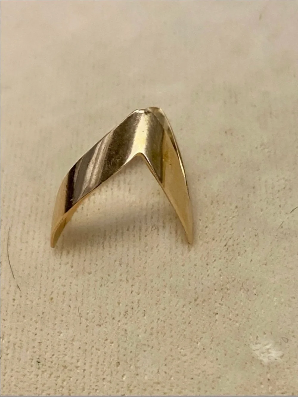 2.3g 14K Yellow Gold Chevron Ring